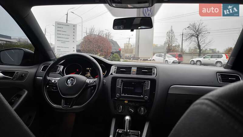 Седан Volkswagen Jetta 2016 в Вінниці