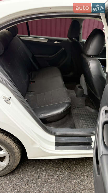 Седан Volkswagen Jetta 2014 в Умані фото 28 Седан Volkswagen Jetta 2014 в Умані