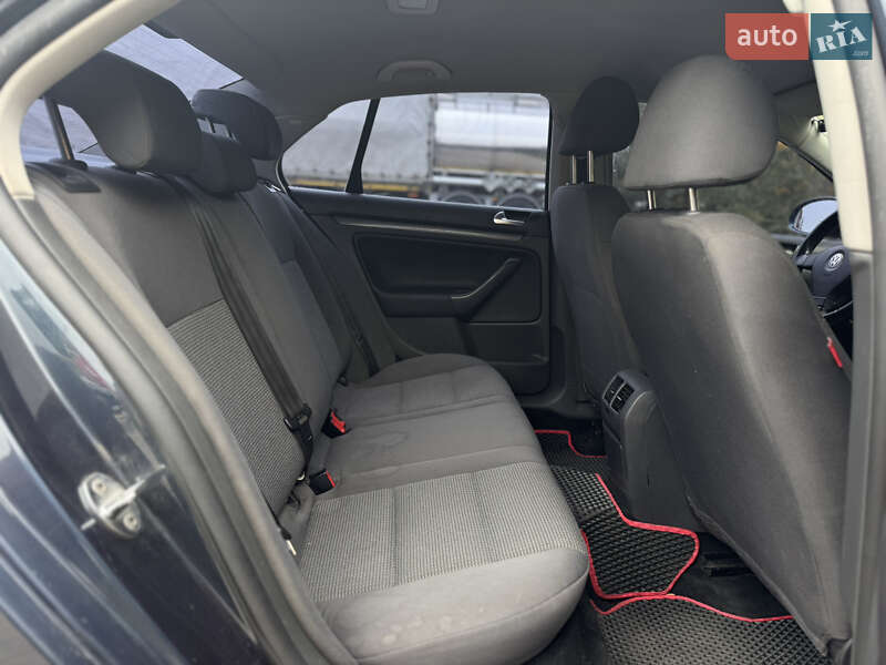 Седан Volkswagen Jetta 2008 в Києві