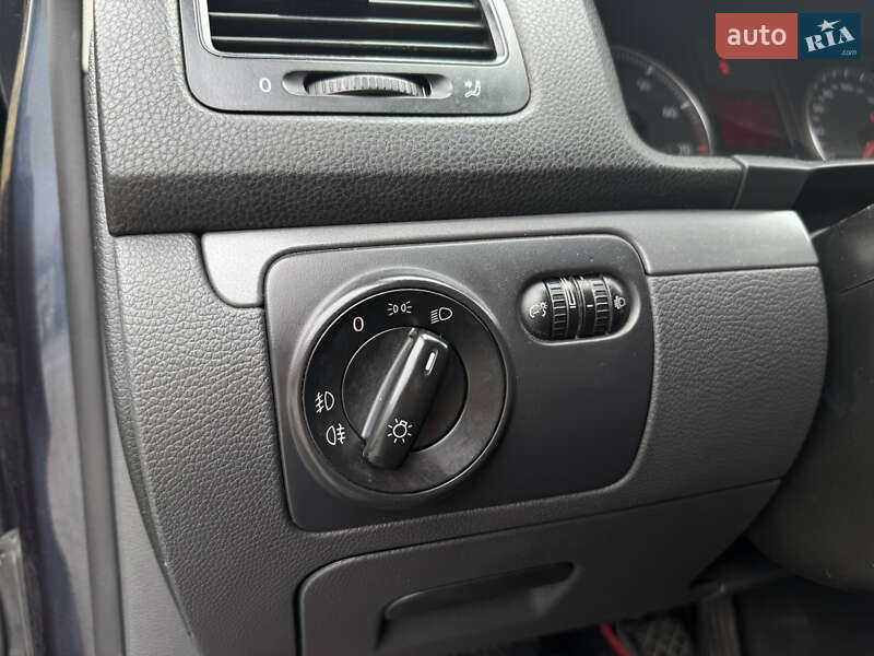 Седан Volkswagen Jetta 2008 в Києві