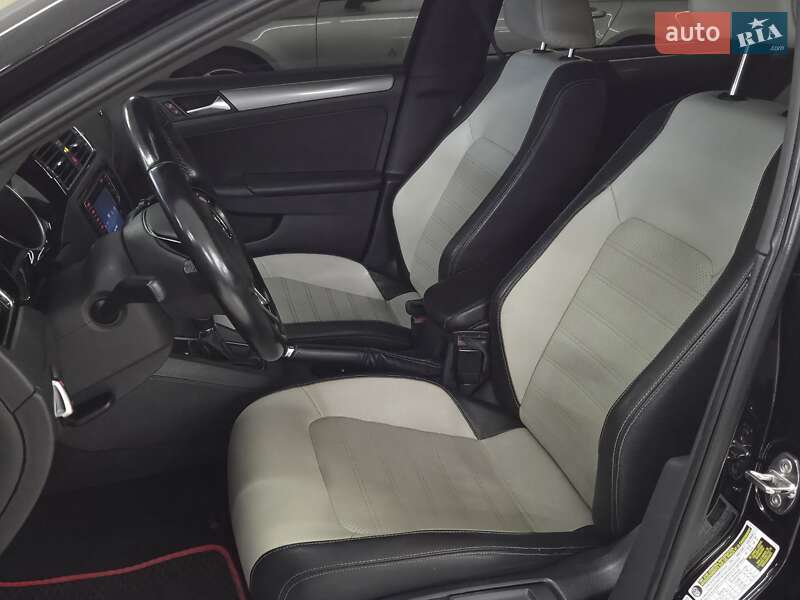 Седан Volkswagen Jetta 2015 в Николаеве