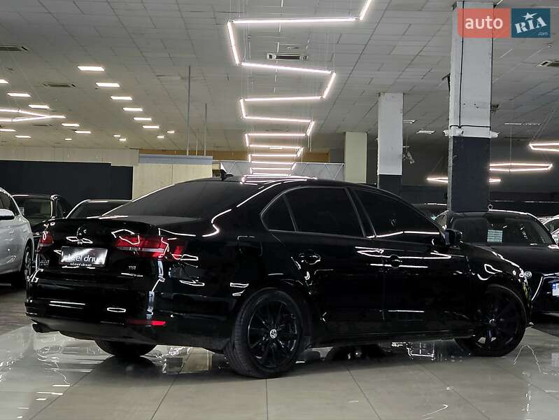 Седан Volkswagen Jetta 2015 в Николаеве