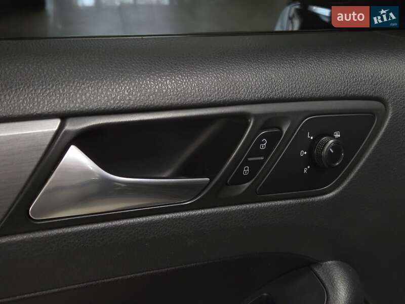 Седан Volkswagen Jetta 2015 в Николаеве