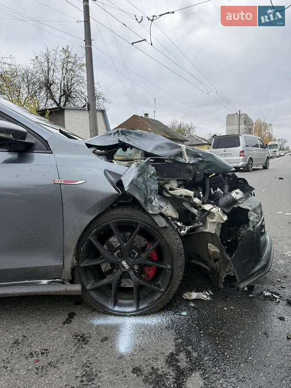 Седан Volkswagen Jetta 2015 в Киеве