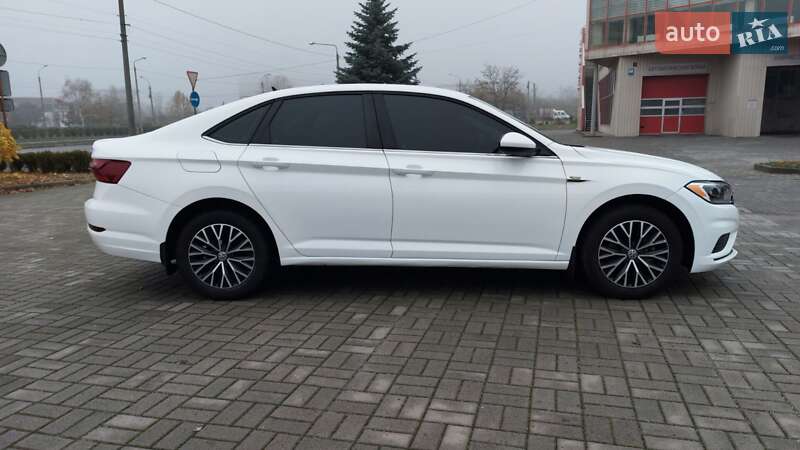 Седан Volkswagen Jetta 2021 в Запоріжжі