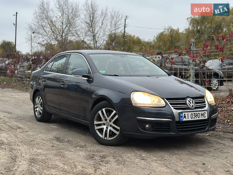 Седан Volkswagen Jetta 2008 в Києві