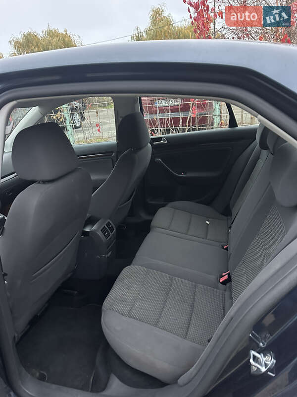 Седан Volkswagen Jetta 2008 в Києві