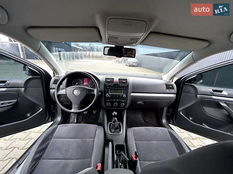 Седан Volkswagen Jetta 2005 в Летичеве