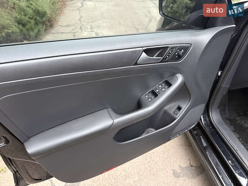 Седан Volkswagen Jetta 2012 в Нежине