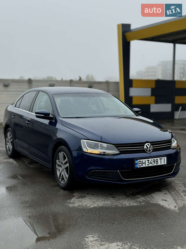 Седан Volkswagen Jetta 2013 в Ізмаїлі