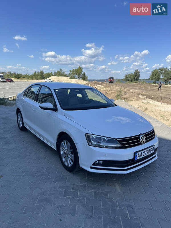 Седан Volkswagen Jetta 2016 в Черкассах
