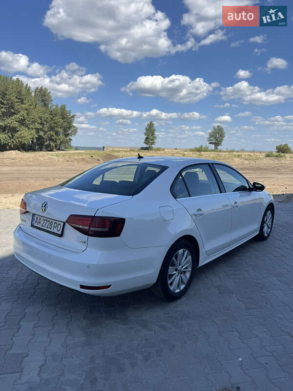Седан Volkswagen Jetta 2016 в Черкассах