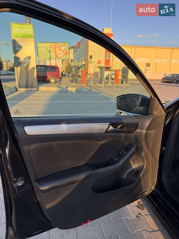 Седан Volkswagen Jetta 2016 в Києві фото 16 Седан Volkswagen Jetta 2016 в Києві
