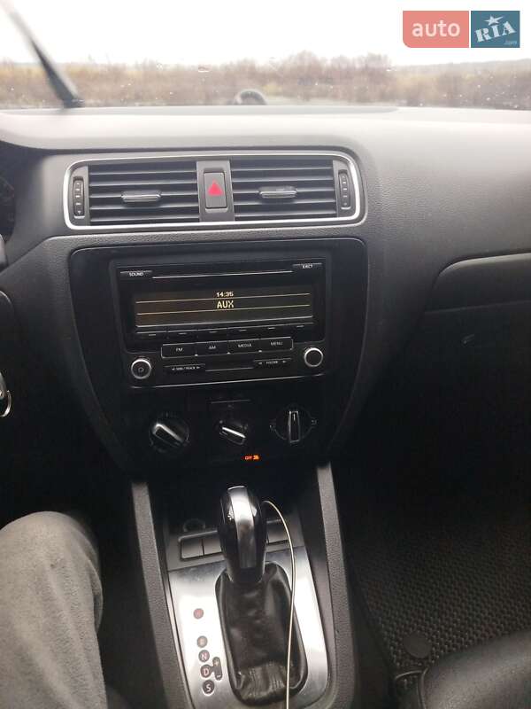 Седан Volkswagen Jetta 2012 в Лубнах