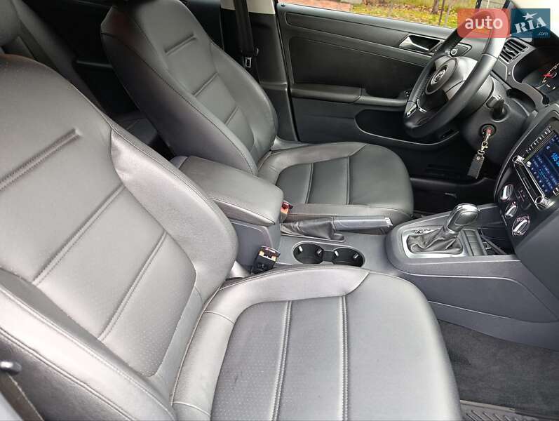 Седан Volkswagen Jetta 2011 в Одессе