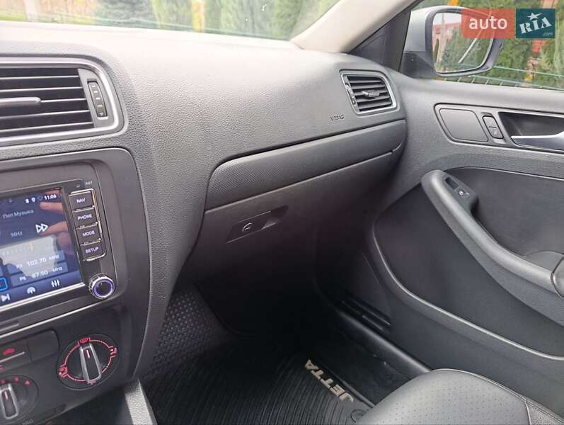 Седан Volkswagen Jetta 2011 в Одессе