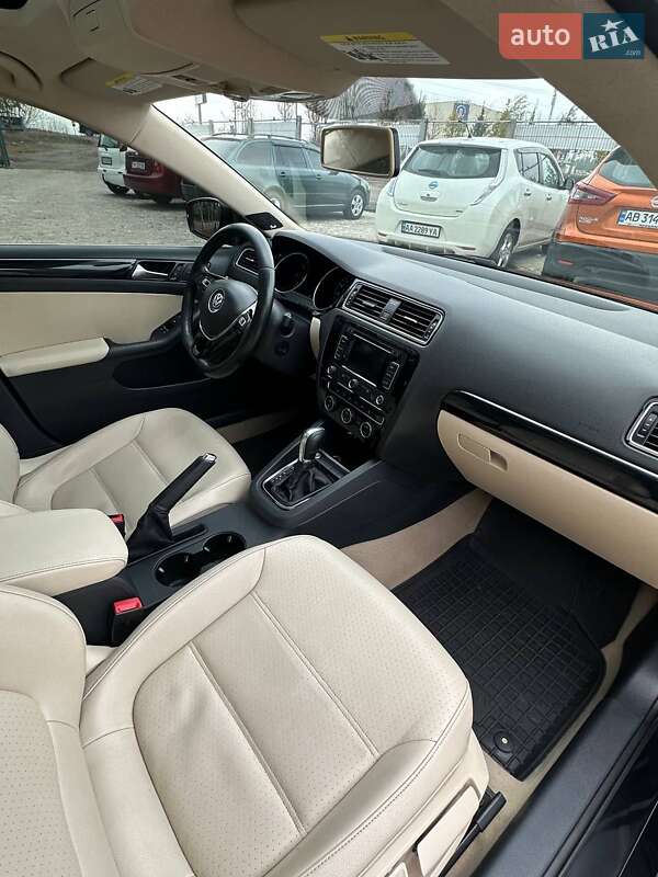 Седан Volkswagen Jetta 2015 в Киеве фото 12 Седан Volkswagen Jetta 2015 в Киеве