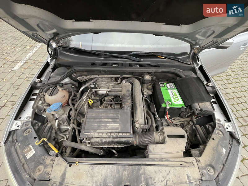 Седан Volkswagen Jetta 2016 в Львові