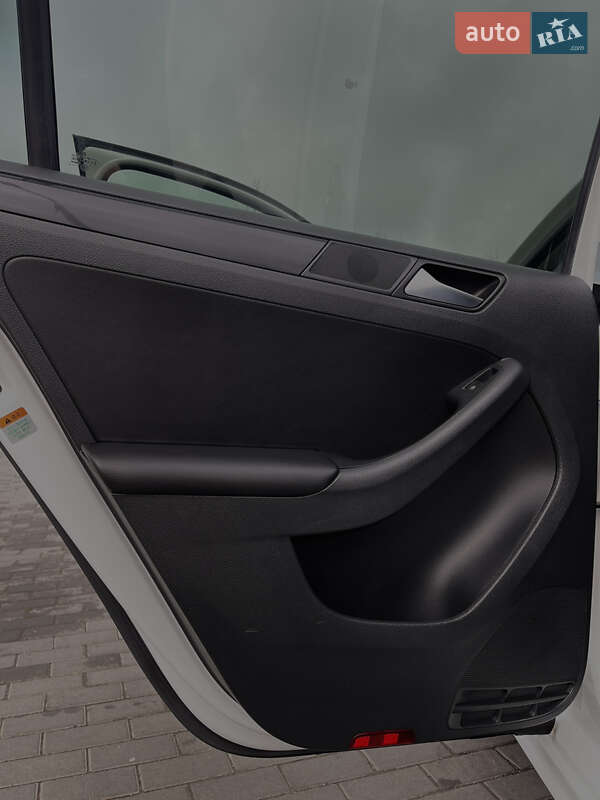 Седан Volkswagen Jetta 2014 в Киеве фото 13 Седан Volkswagen Jetta 2014 в Киеве