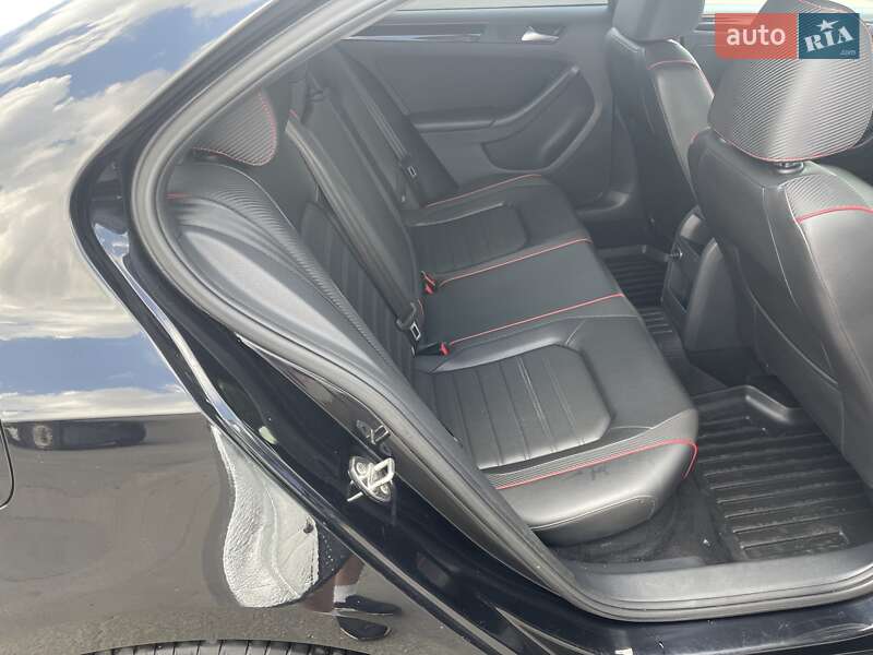 Седан Volkswagen Jetta 2015 в Киеве фото 29 Седан Volkswagen Jetta 2015 в Киеве