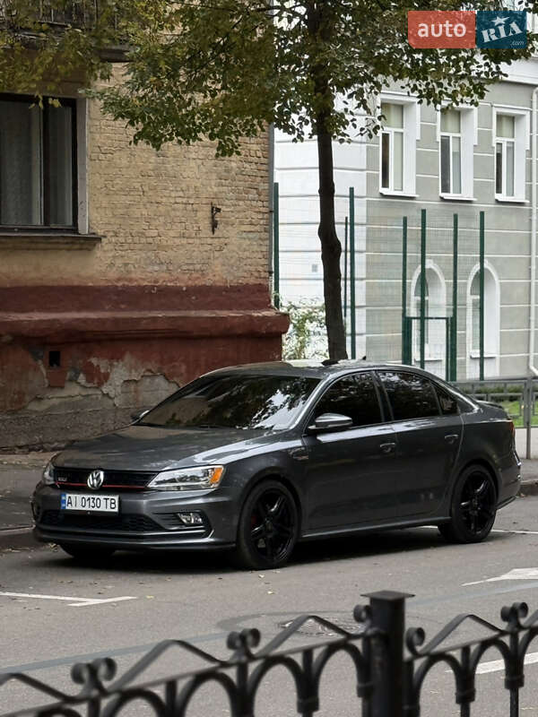 Седан Volkswagen Jetta 2015 в Киеве