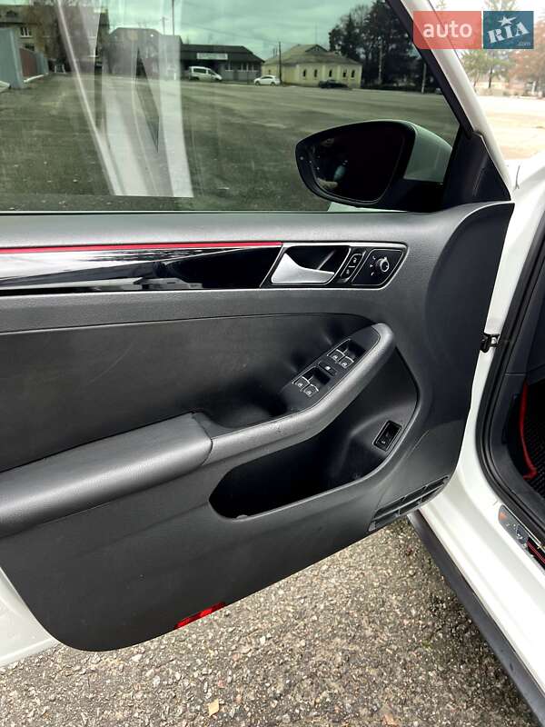 Седан Volkswagen Jetta 2017 в Валках