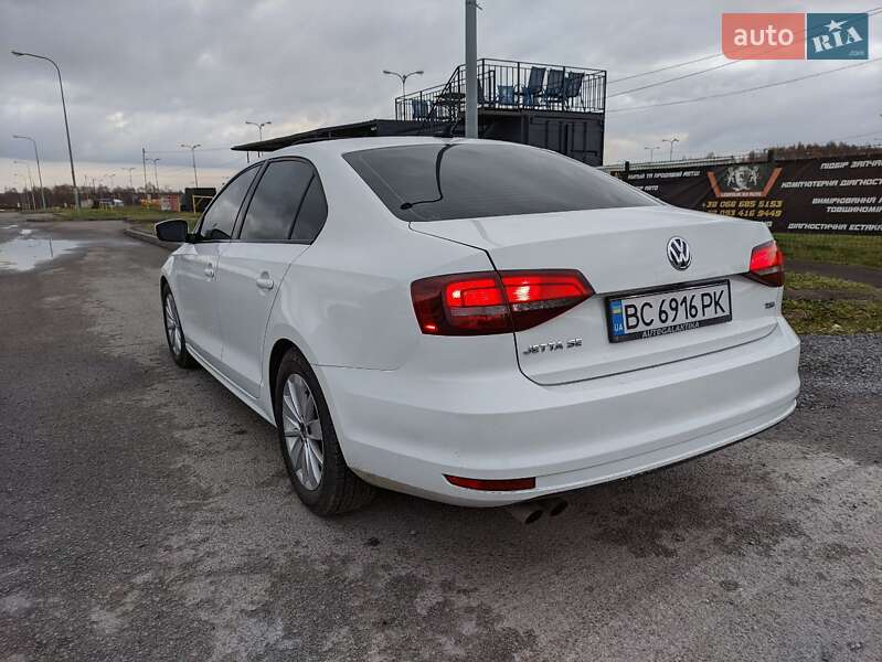 Седан Volkswagen Jetta 2016 в Львове