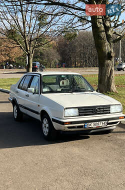 Седан Volkswagen Jetta 1987 в Рівному