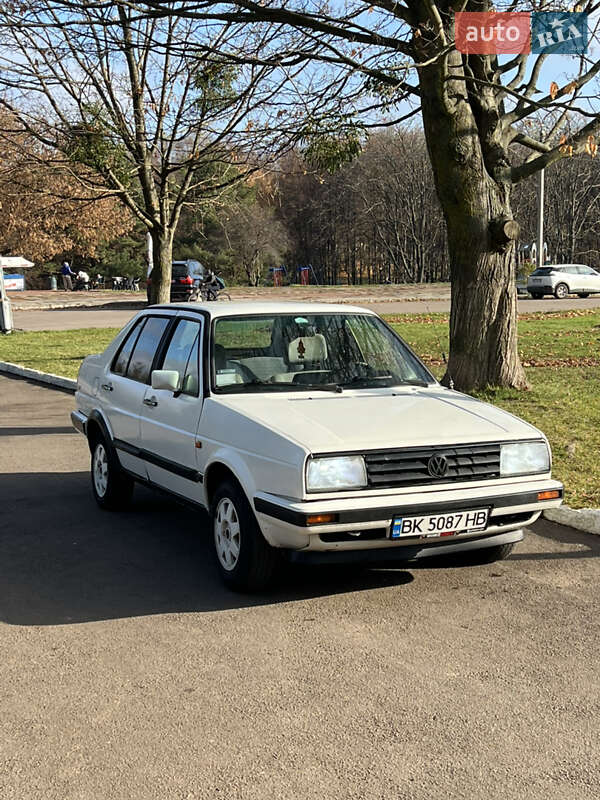 Седан Volkswagen Jetta 1987 в Рівному