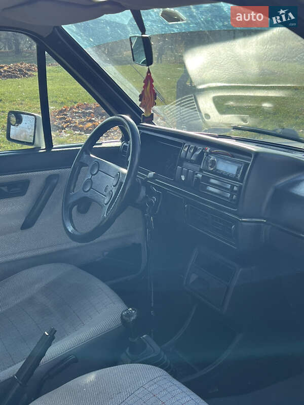 Седан Volkswagen Jetta 1987 в Рівному