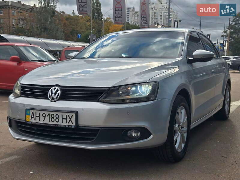 Седан Volkswagen Jetta 2012 в Киеве фото 3 Седан Volkswagen Jetta 2012 в Киеве