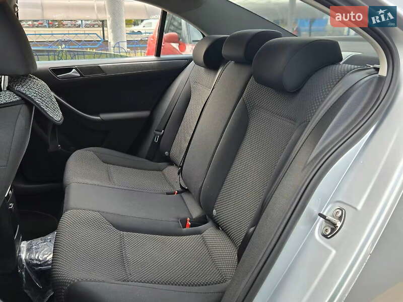 Седан Volkswagen Jetta 2012 в Киеве фото 15 Седан Volkswagen Jetta 2012 в Киеве