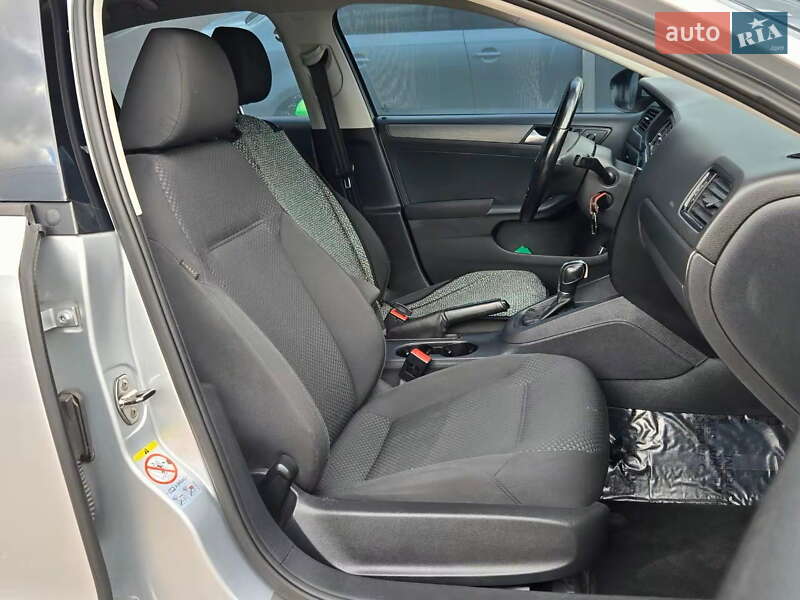 Седан Volkswagen Jetta 2012 в Киеве фото 19 Седан Volkswagen Jetta 2012 в Киеве