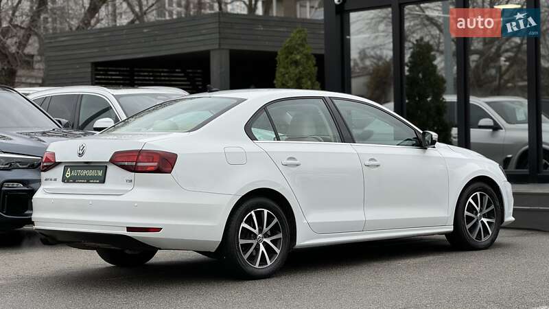 Седан Volkswagen Jetta 2016 в Киеве фото 7 Седан Volkswagen Jetta 2016 в Киеве