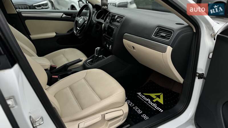 Седан Volkswagen Jetta 2016 в Киеве фото 22 Седан Volkswagen Jetta 2016 в Киеве