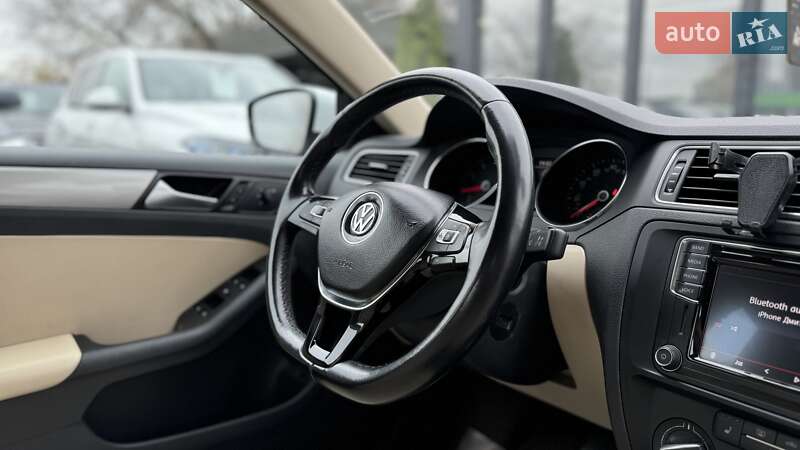 Седан Volkswagen Jetta 2016 в Киеве фото 25 Седан Volkswagen Jetta 2016 в Киеве