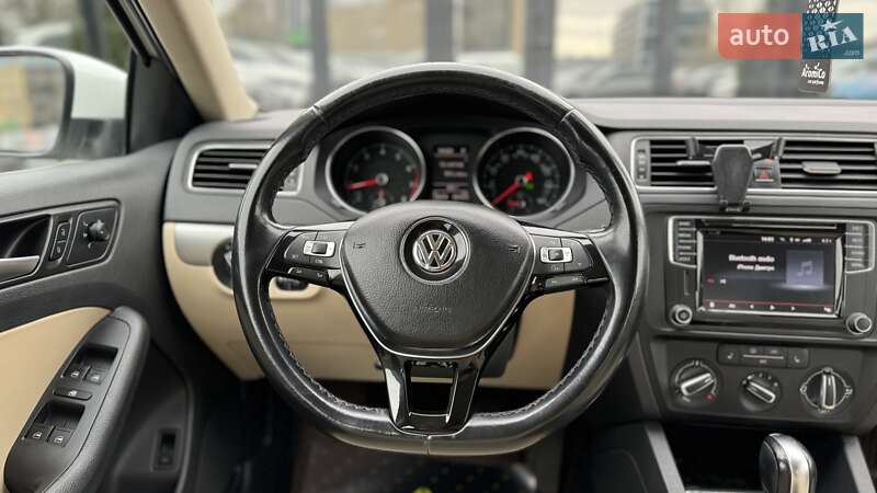 Седан Volkswagen Jetta 2016 в Киеве фото 28 Седан Volkswagen Jetta 2016 в Киеве