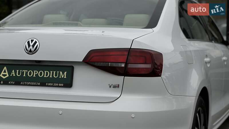 Седан Volkswagen Jetta 2016 в Киеве фото 40 Седан Volkswagen Jetta 2016 в Киеве