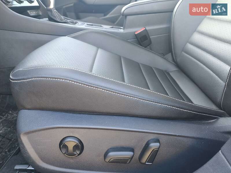 Седан Volkswagen Jetta 2023 в Львові