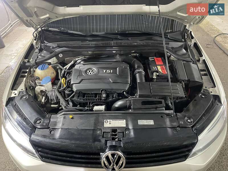 Седан Volkswagen Jetta 2014 в Косове фото 14 Седан Volkswagen Jetta 2014 в Косове