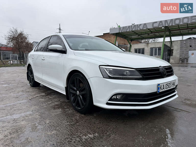 Седан Volkswagen Jetta 2015 в Чернигове