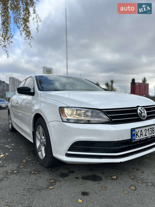Седан Volkswagen Jetta 2015 в Киеве
