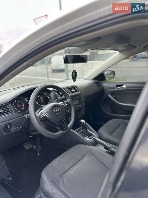 Седан Volkswagen Jetta 2015 в Киеве