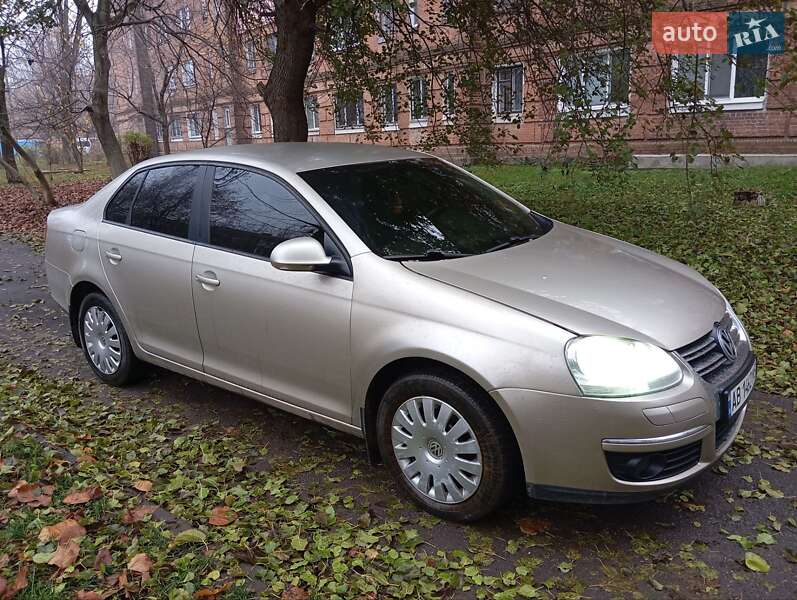 Седан Volkswagen Jetta 2008 в Виннице