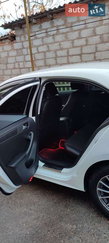 Седан Volkswagen Jetta 2014 в Запорожье