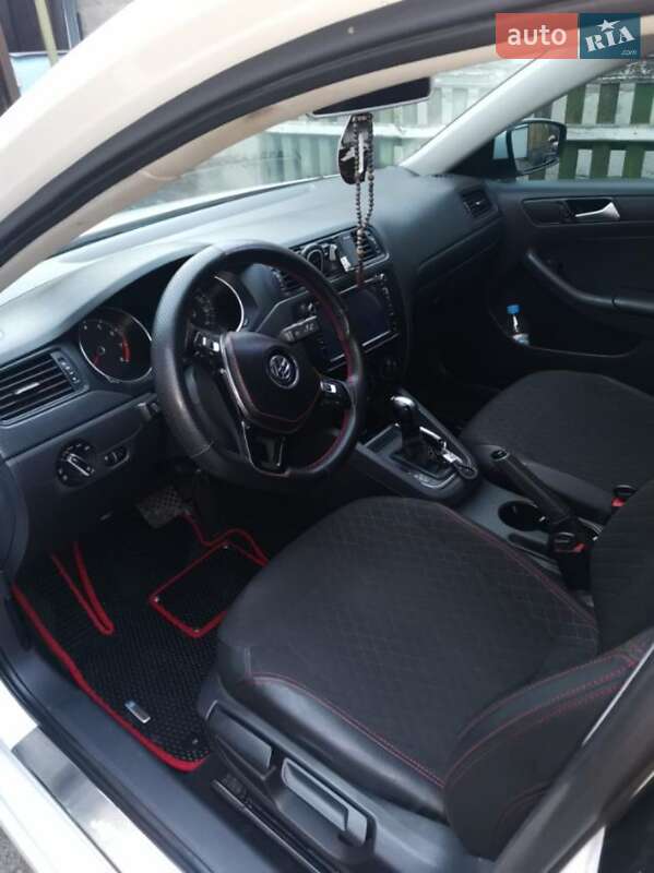 Седан Volkswagen Jetta 2014 в Запорожье