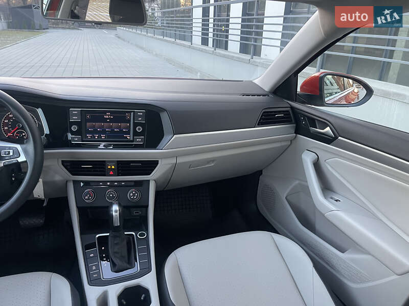 Седан Volkswagen Jetta 2019 в Ровно фото 32 Седан Volkswagen Jetta 2019 в Ровно