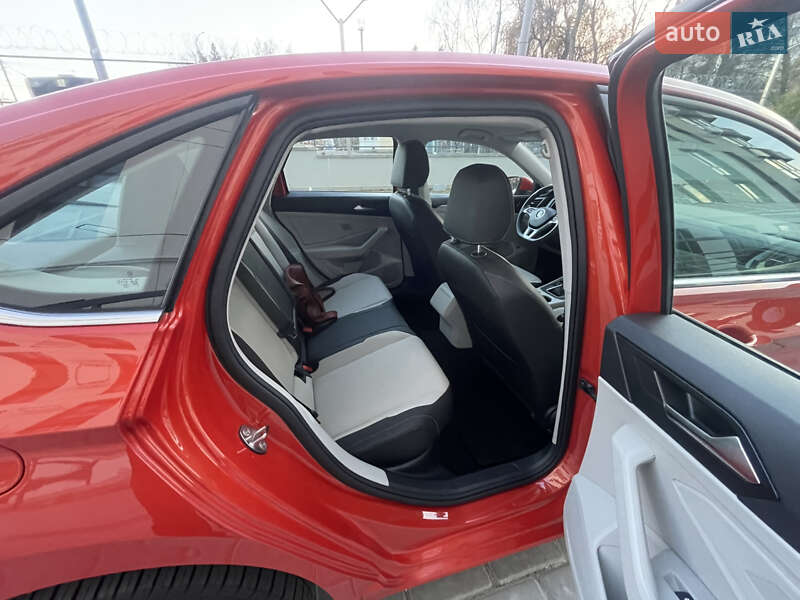 Седан Volkswagen Jetta 2019 в Ровно фото 40 Седан Volkswagen Jetta 2019 в Ровно