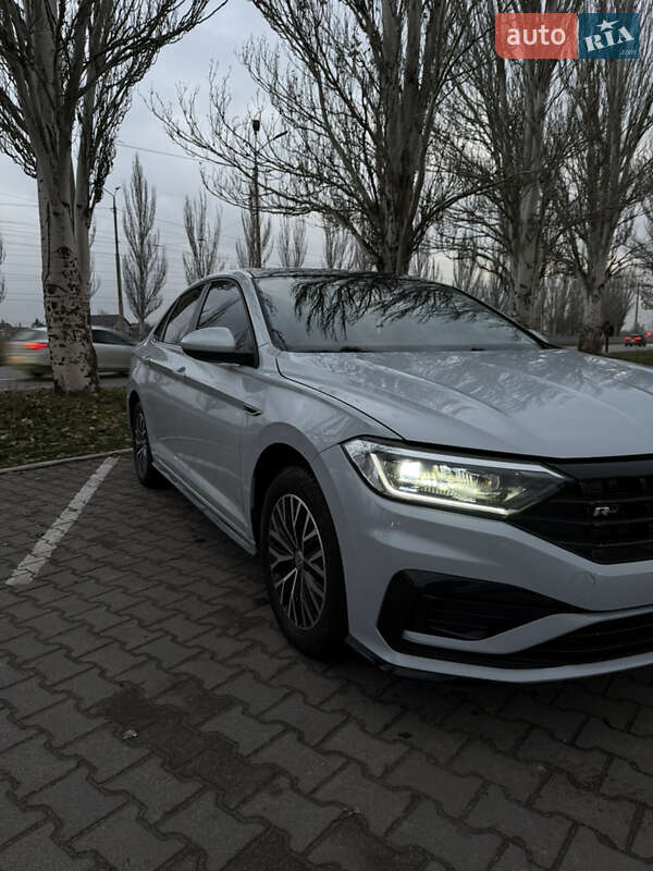 Седан Volkswagen Jetta 2018 в Днепре