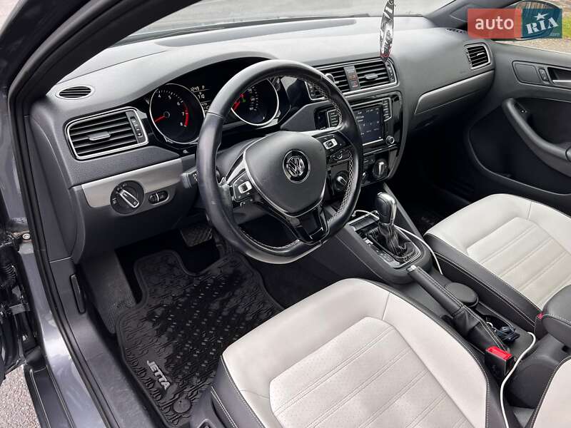 Седан Volkswagen Jetta 2017 в Макарові